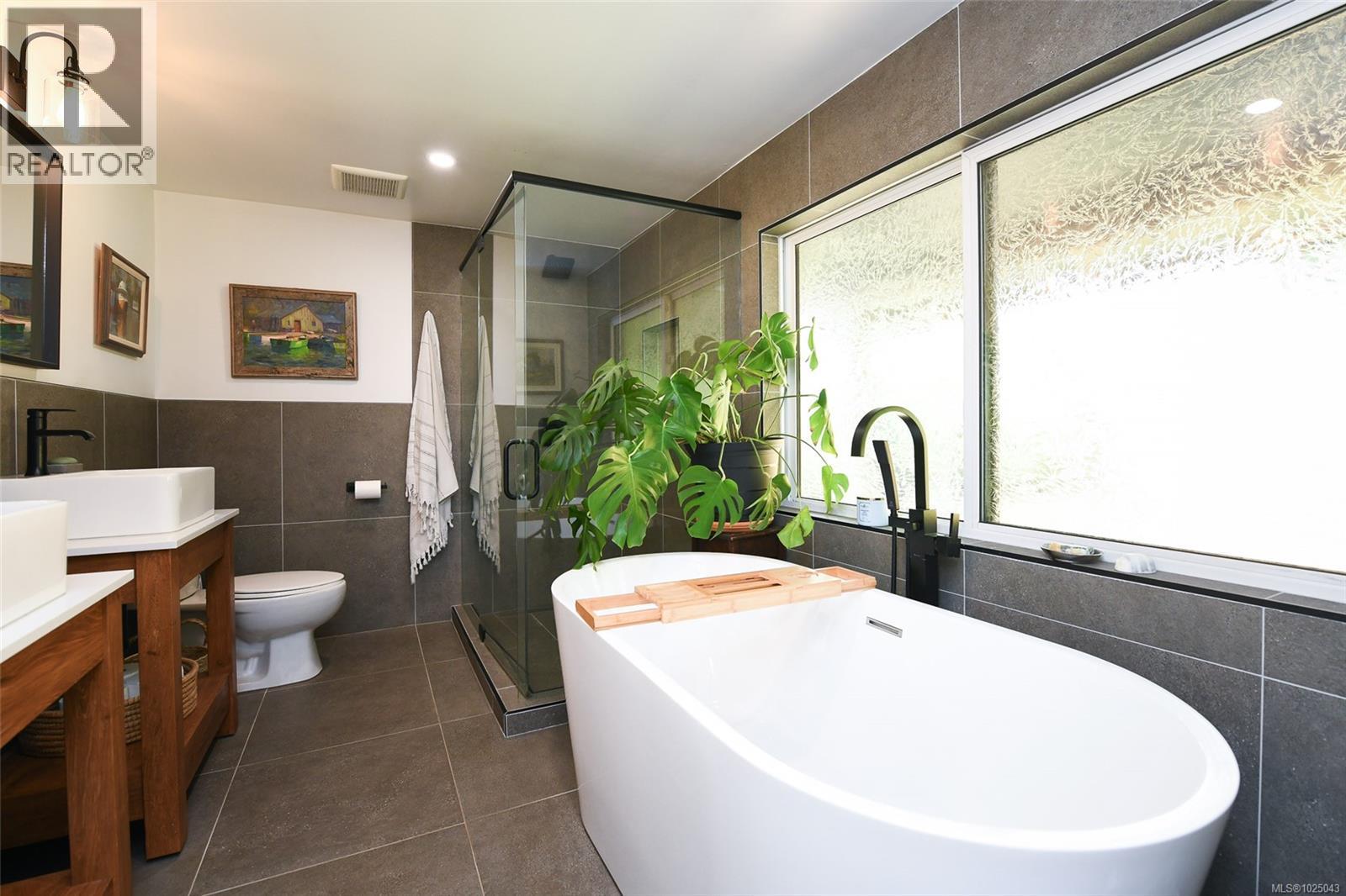 5693 Island Hwy S, Union Bay, British Columbia  V0R 3B0 - Photo 21 - 1025043