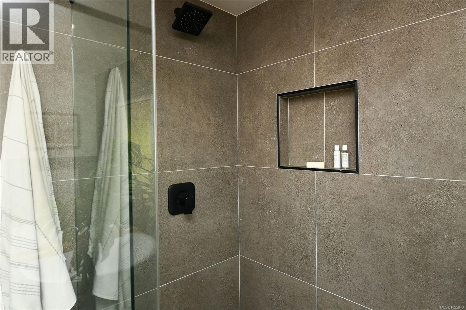 5693 Island Hwy S, Union Bay, British Columbia  V0R 3B0 - Photo 24 - 1025043