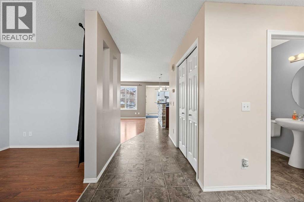 69 Everglen Way Sw, Calgary, Alberta  T2Y 5G3 - Photo 6 - A2290865