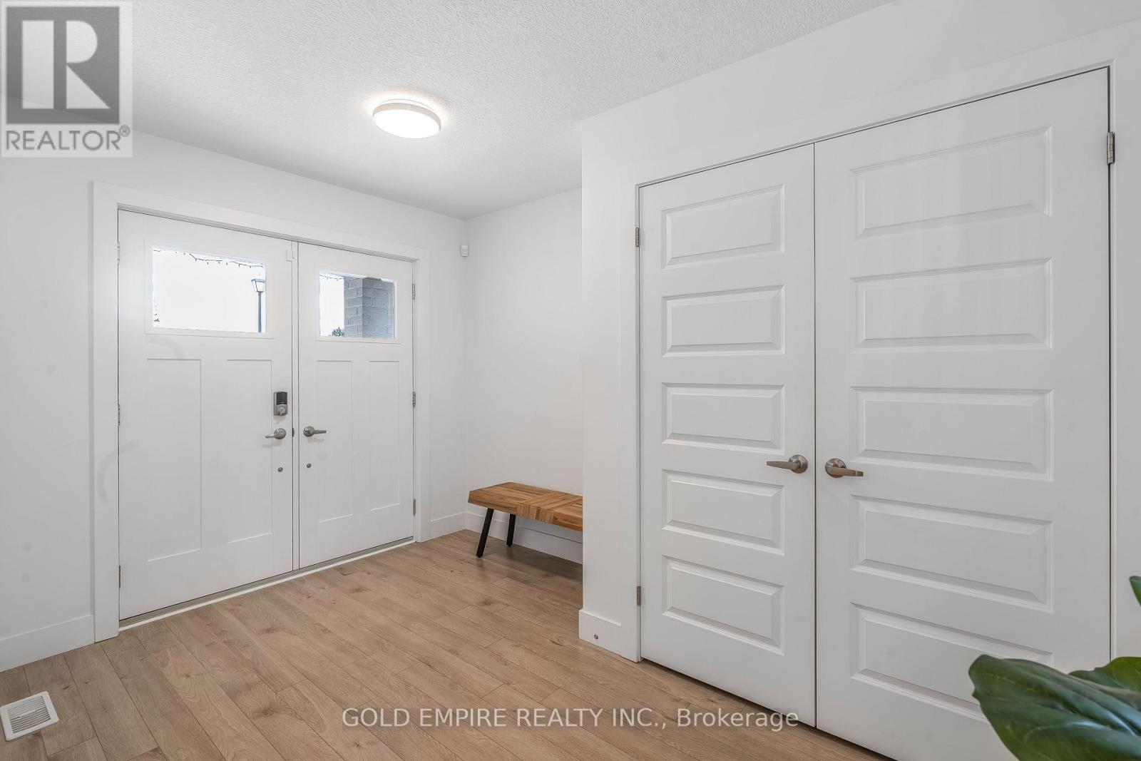 12 Rea Court, Southwold, Ontario  N6L 1M1 - Photo 6 - X12878898