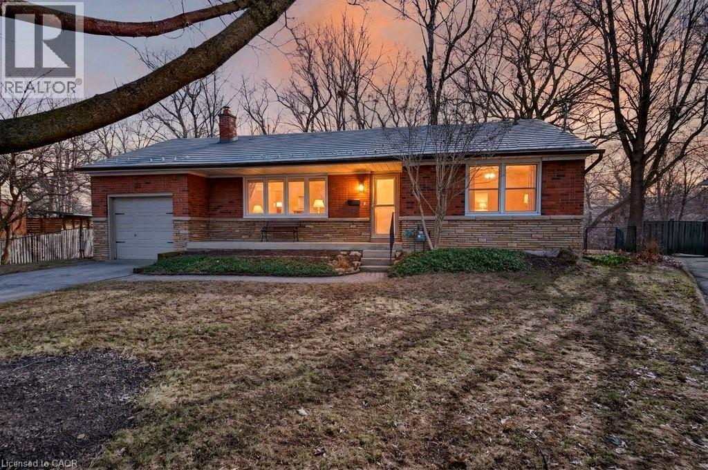 31 Dunning Court, Dundas, Ontario  L9H 4K8 - Photo 2 - 40811160