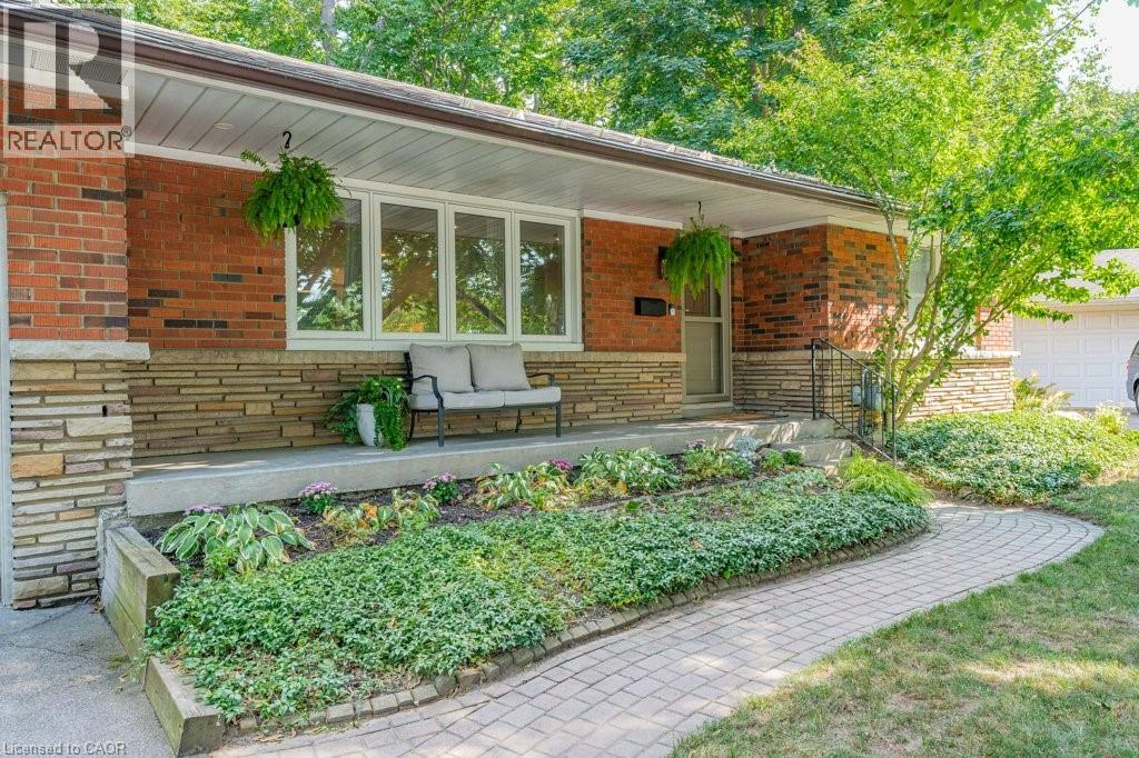 31 Dunning Court, Dundas, Ontario  L9H 4K8 - Photo 4 - 40811160