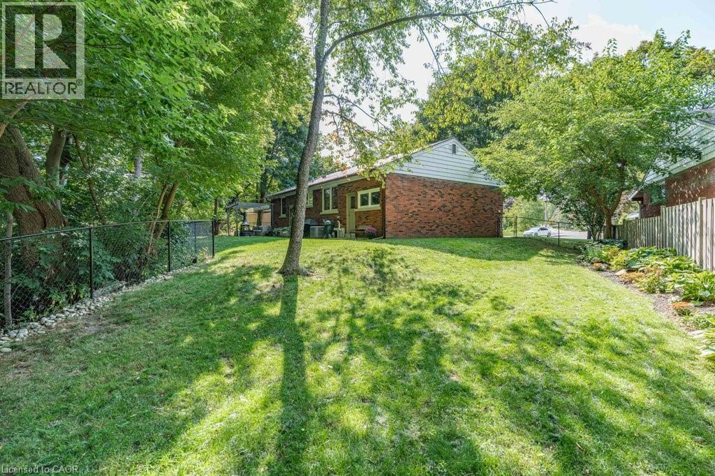 31 Dunning Court, Dundas, Ontario  L9H 4K8 - Photo 42 - 40811160