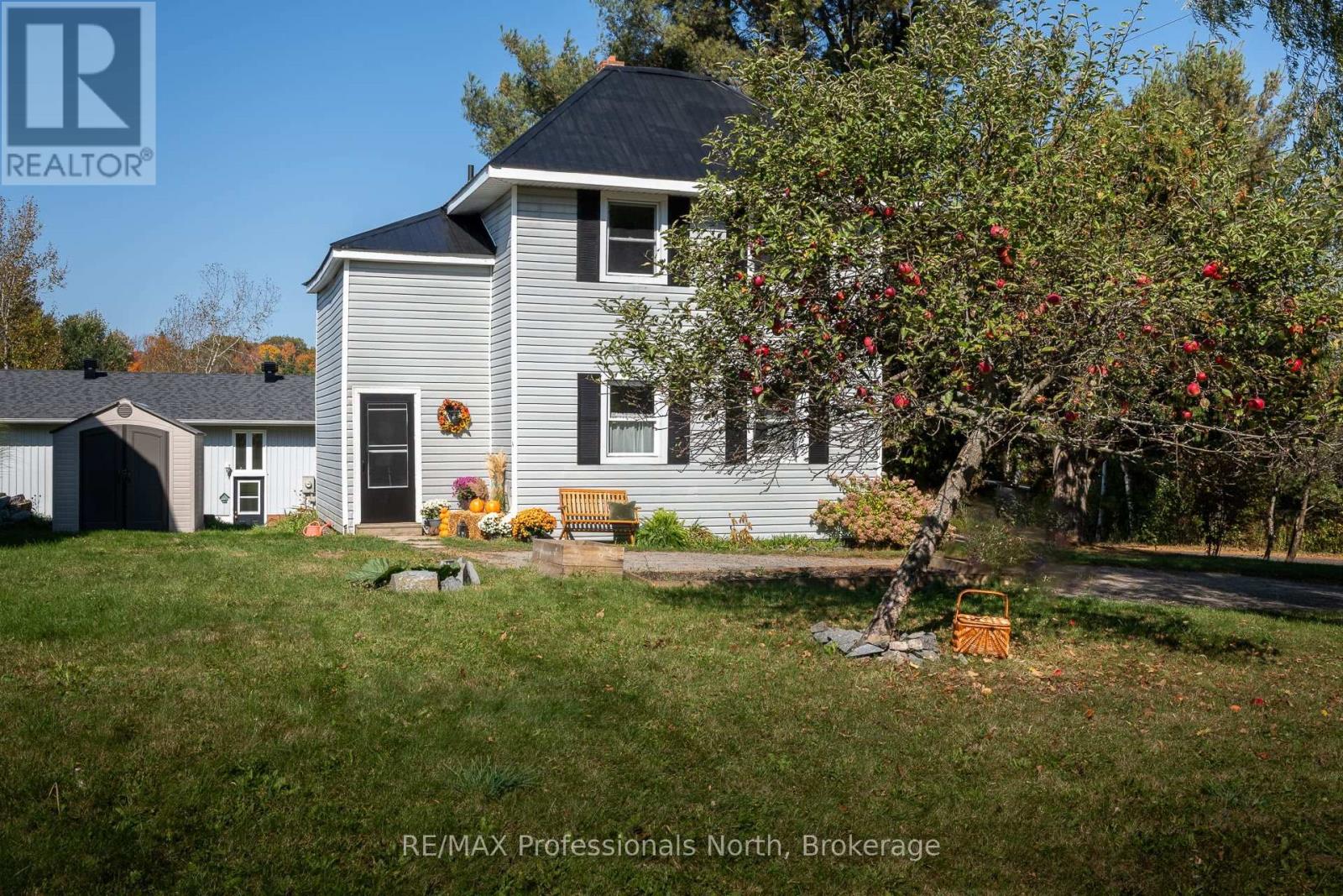 26 Kitchen Road S, Huntsville, Ontario  P1H 1Y3 - Photo 2 - X12878844