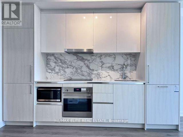 1705 - 225 Commerce Street, Vaughan, Ontario  L4K 5Z7 - Photo 10 - N12878884