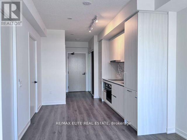 1705 - 225 Commerce Street, Vaughan, Ontario  L4K 5Z7 - Photo 5 - N12878884