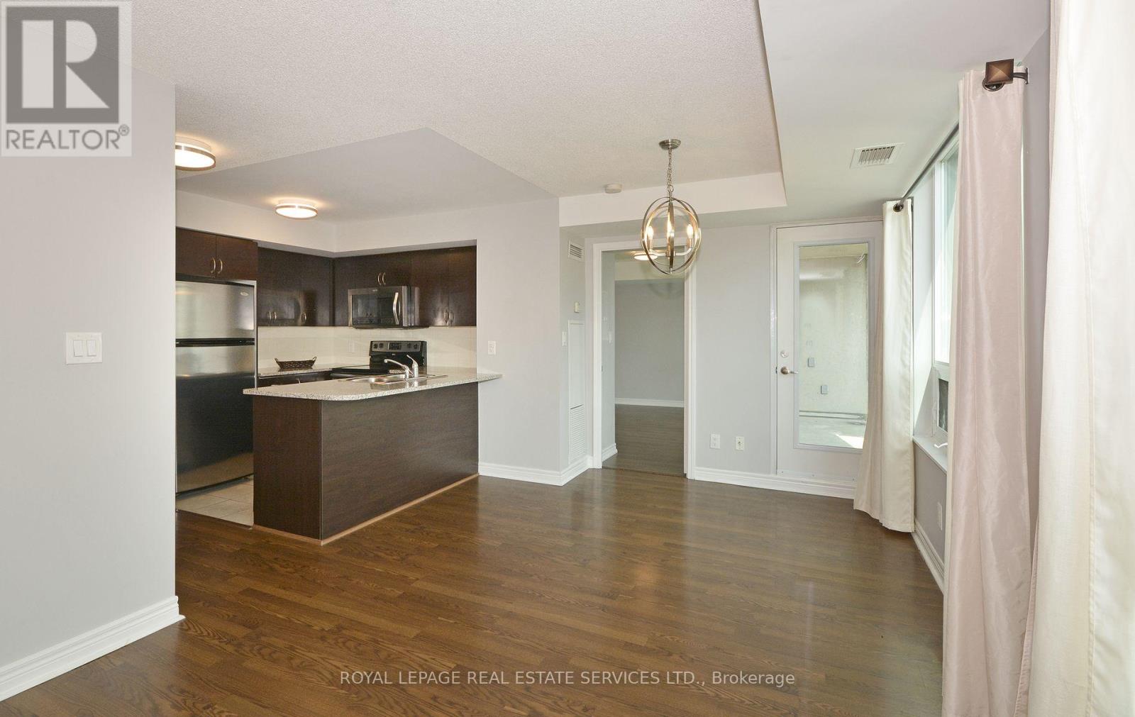 1201 - 208 Enfield Place, Mississauga, Ontario  L5B 0B8 - Photo 11 - W12878846