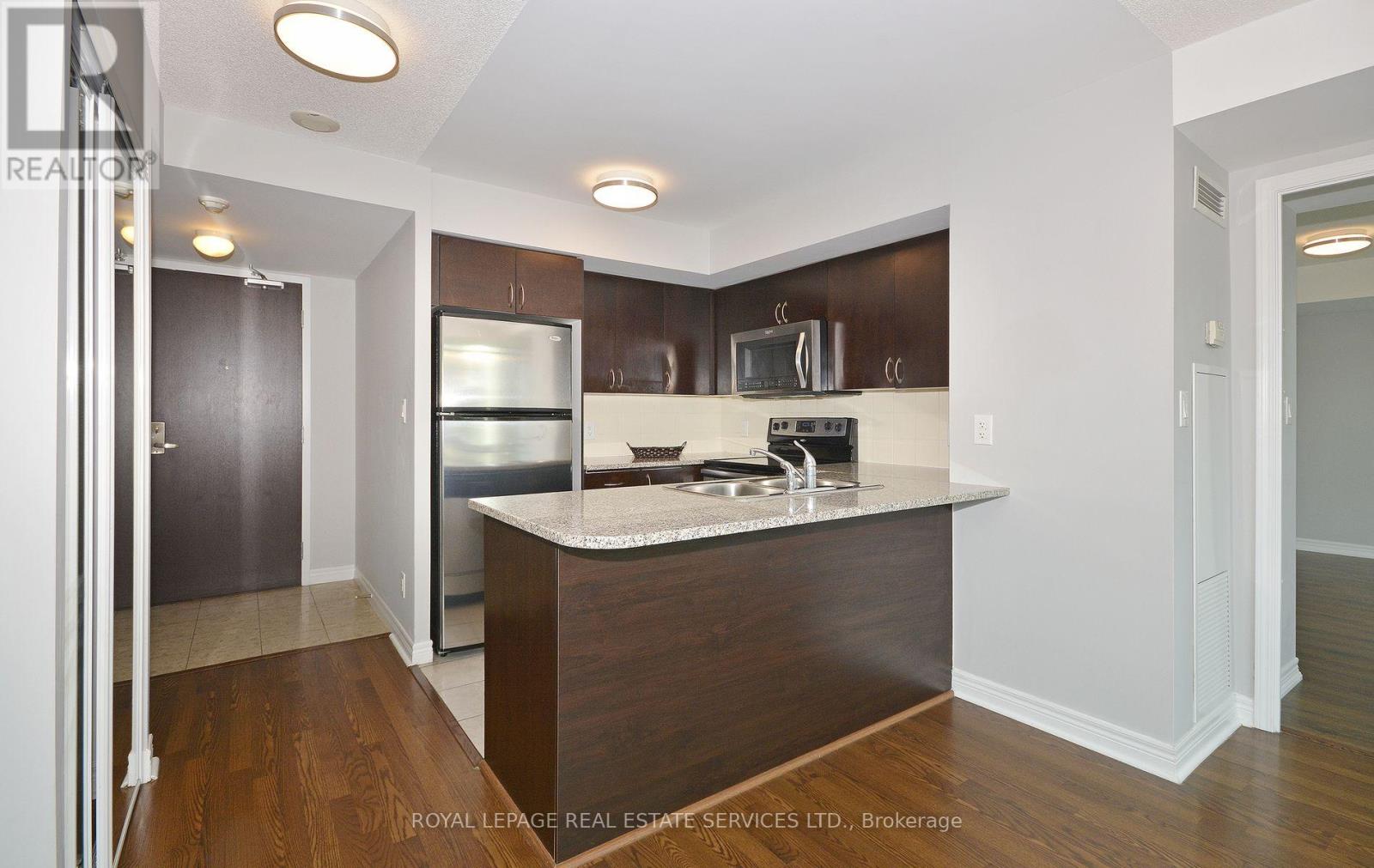 1201 - 208 Enfield Place, Mississauga, Ontario  L5B 0B8 - Photo 12 - W12878846