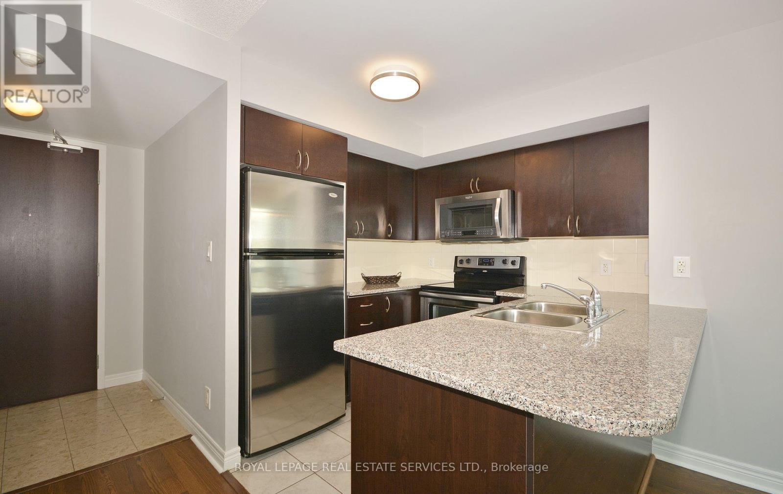 1201 - 208 Enfield Place, Mississauga, Ontario  L5B 0B8 - Photo 13 - W12878846