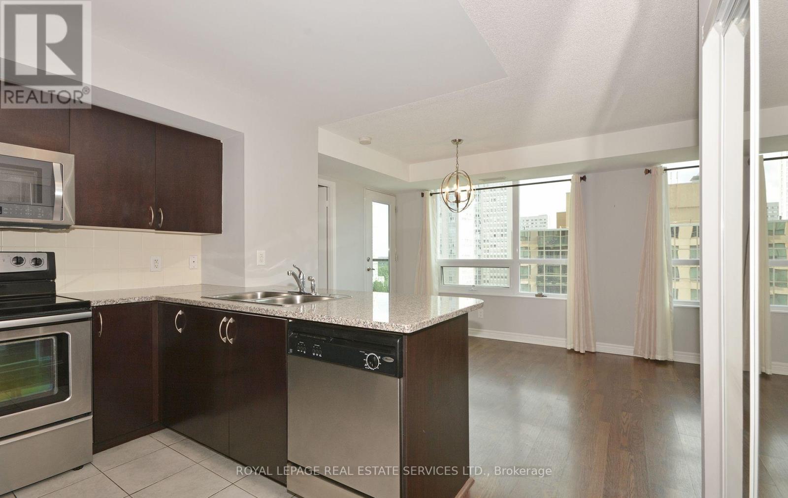 1201 - 208 Enfield Place, Mississauga, Ontario  L5B 0B8 - Photo 16 - W12878846