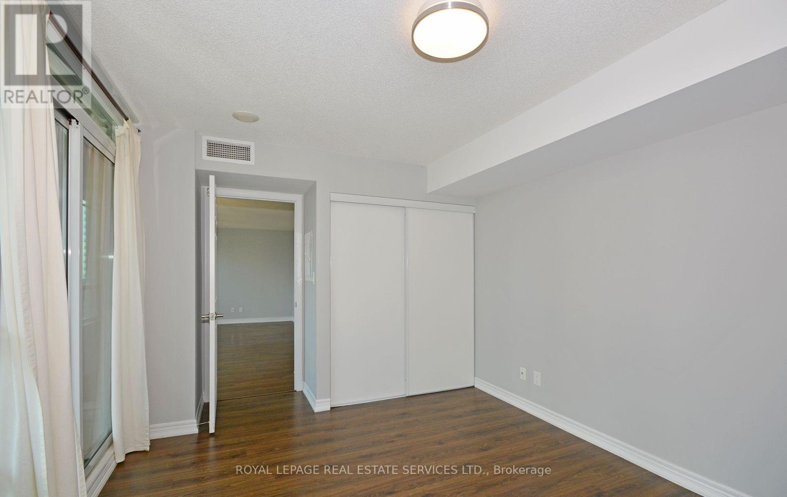 1201 - 208 Enfield Place, Mississauga, Ontario  L5B 0B8 - Photo 20 - W12878846