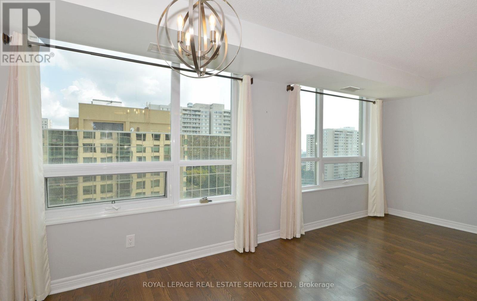 1201 - 208 Enfield Place, Mississauga, Ontario  L5B 0B8 - Photo 5 - W12878846