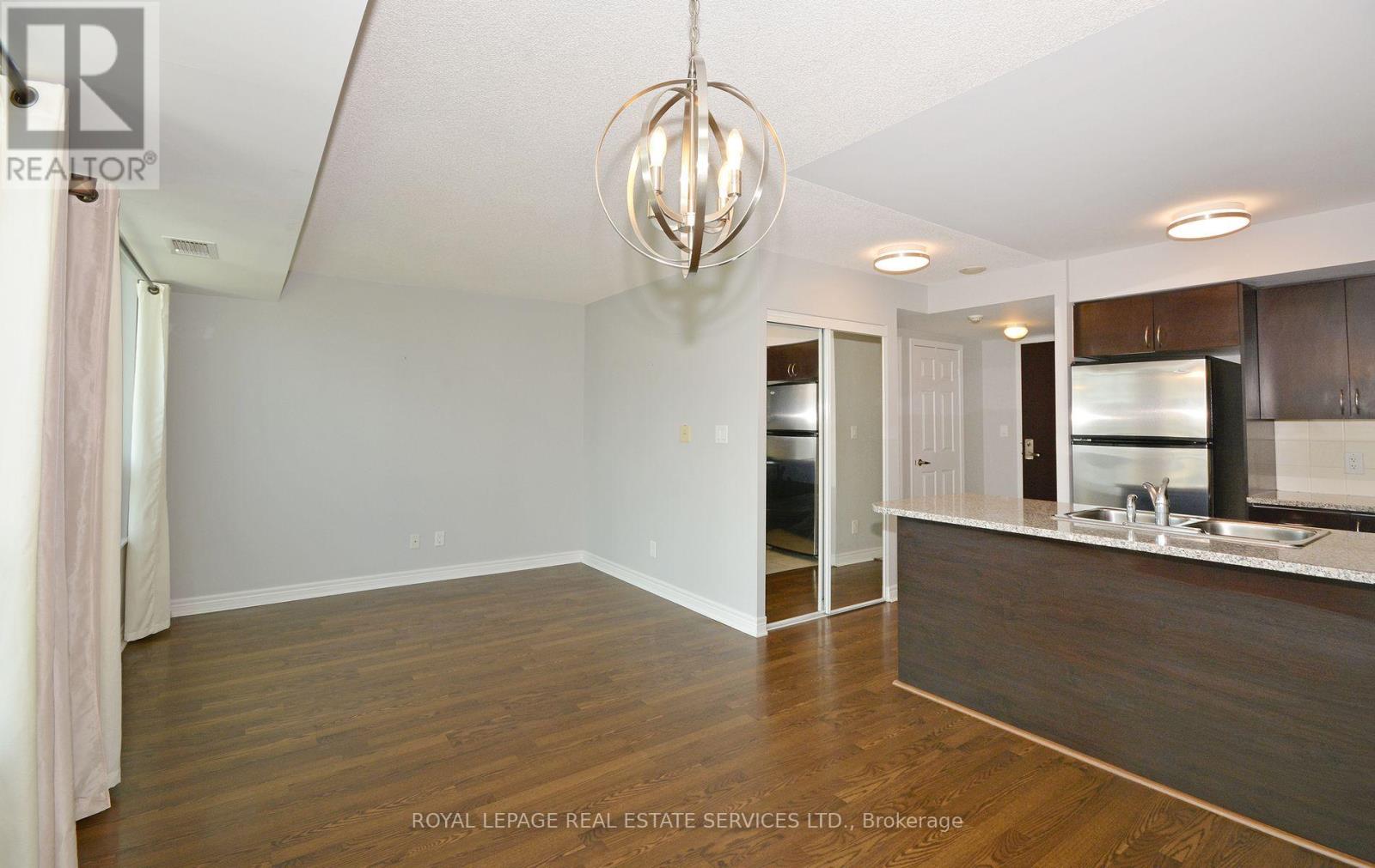 1201 - 208 Enfield Place, Mississauga, Ontario  L5B 0B8 - Photo 9 - W12878846