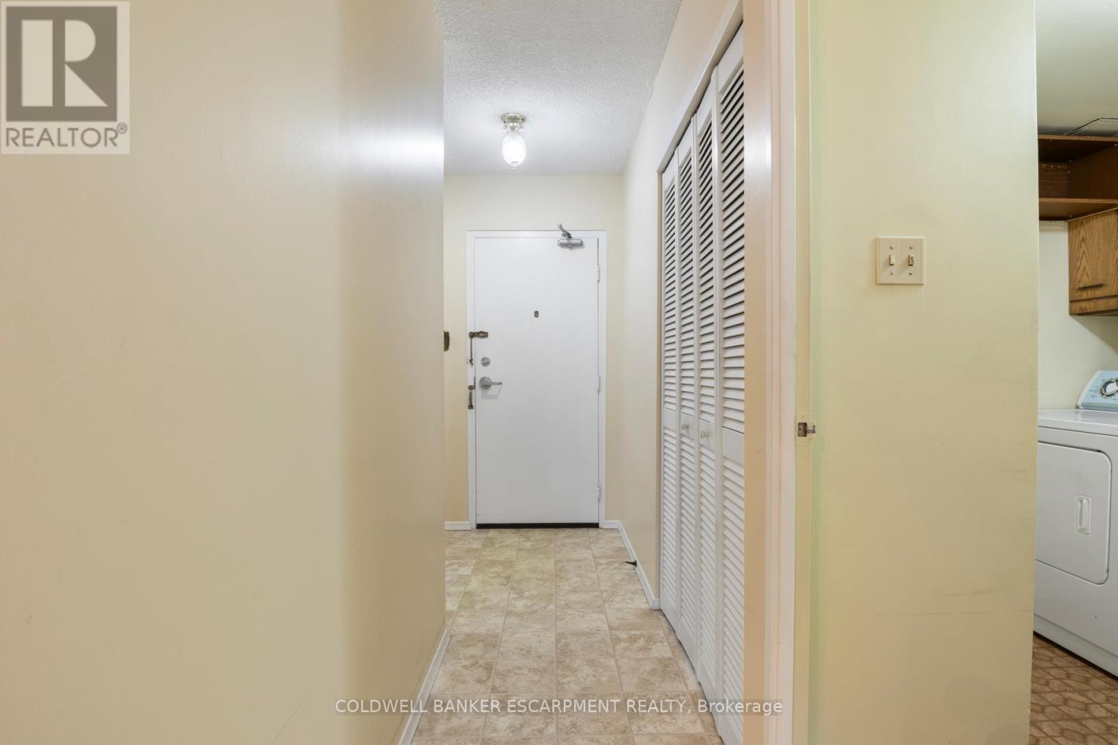 1005 - 81 Millside Drive, Milton, Ontario  L9T 3X4 - Photo 6 - W12878890