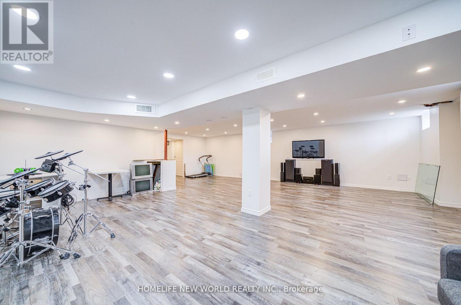 88 Roth Street, Aurora, Ontario  L4G 0W7 - Photo 47 - N12877202