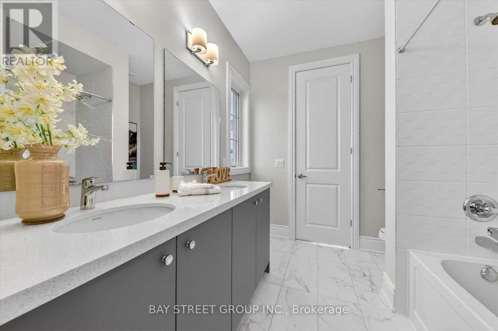 37 Meizhou Avenue, Markham, Ontario  L6C 3J6 - Photo 29 - N12878578