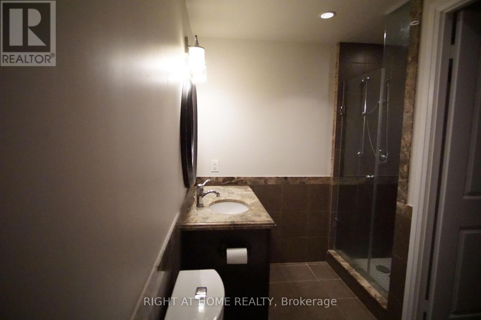 Lph01 - 1055 Southdown Road, Mississauga, Ontario  L5J 0A3 - Photo 10 - W12878902