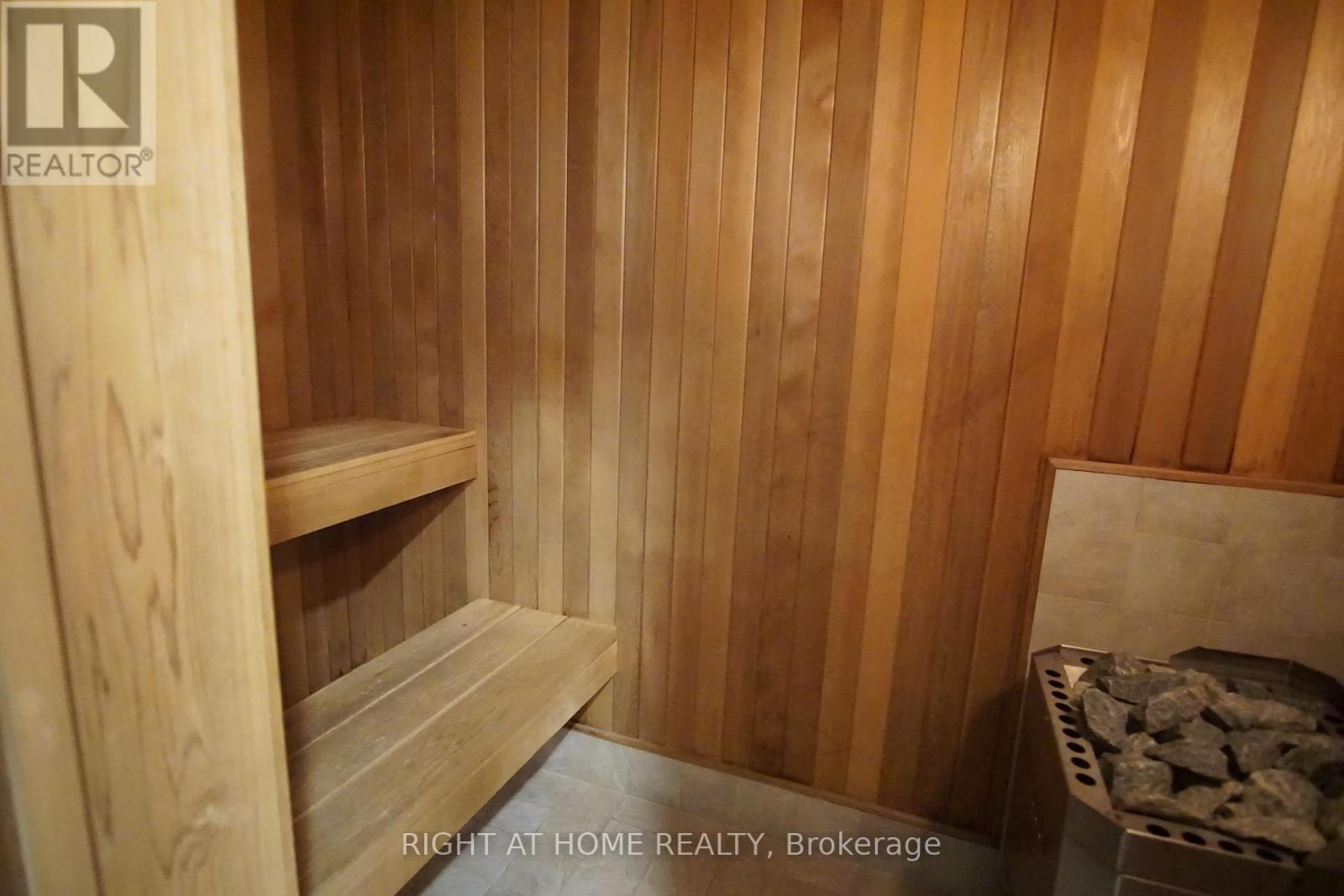 Lph01 - 1055 Southdown Road, Mississauga, Ontario  L5J 0A3 - Photo 14 - W12878902