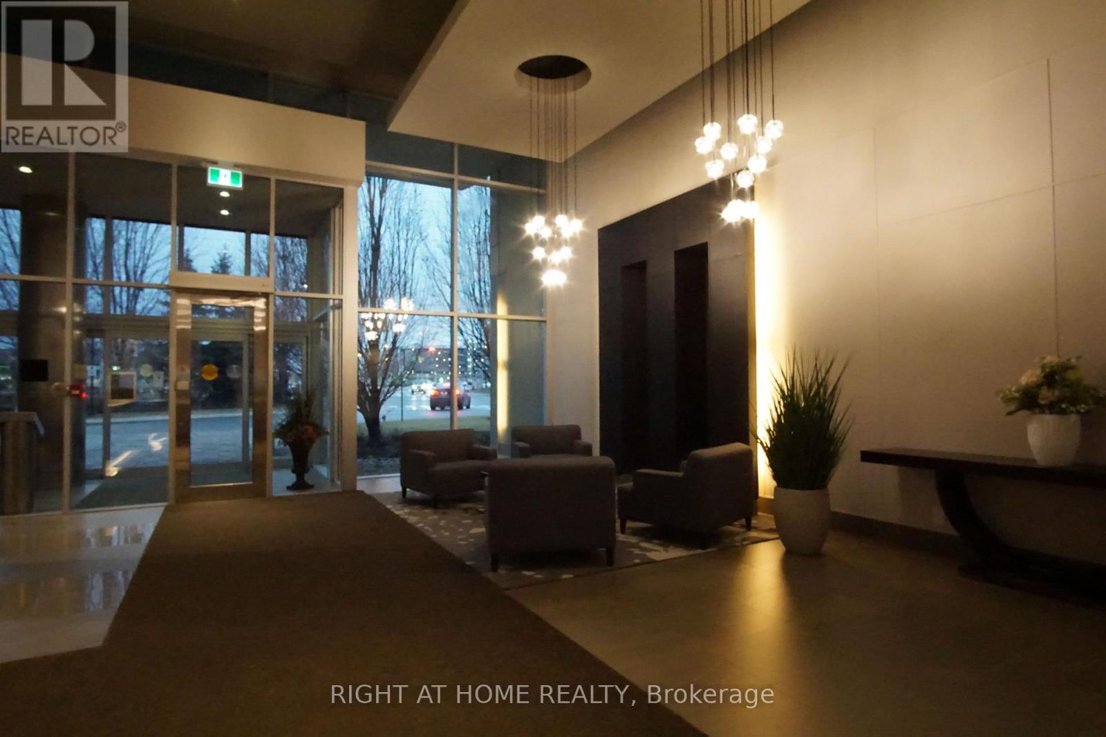 Lph01 - 1055 Southdown Road, Mississauga, Ontario  L5J 0A3 - Photo 2 - W12878902