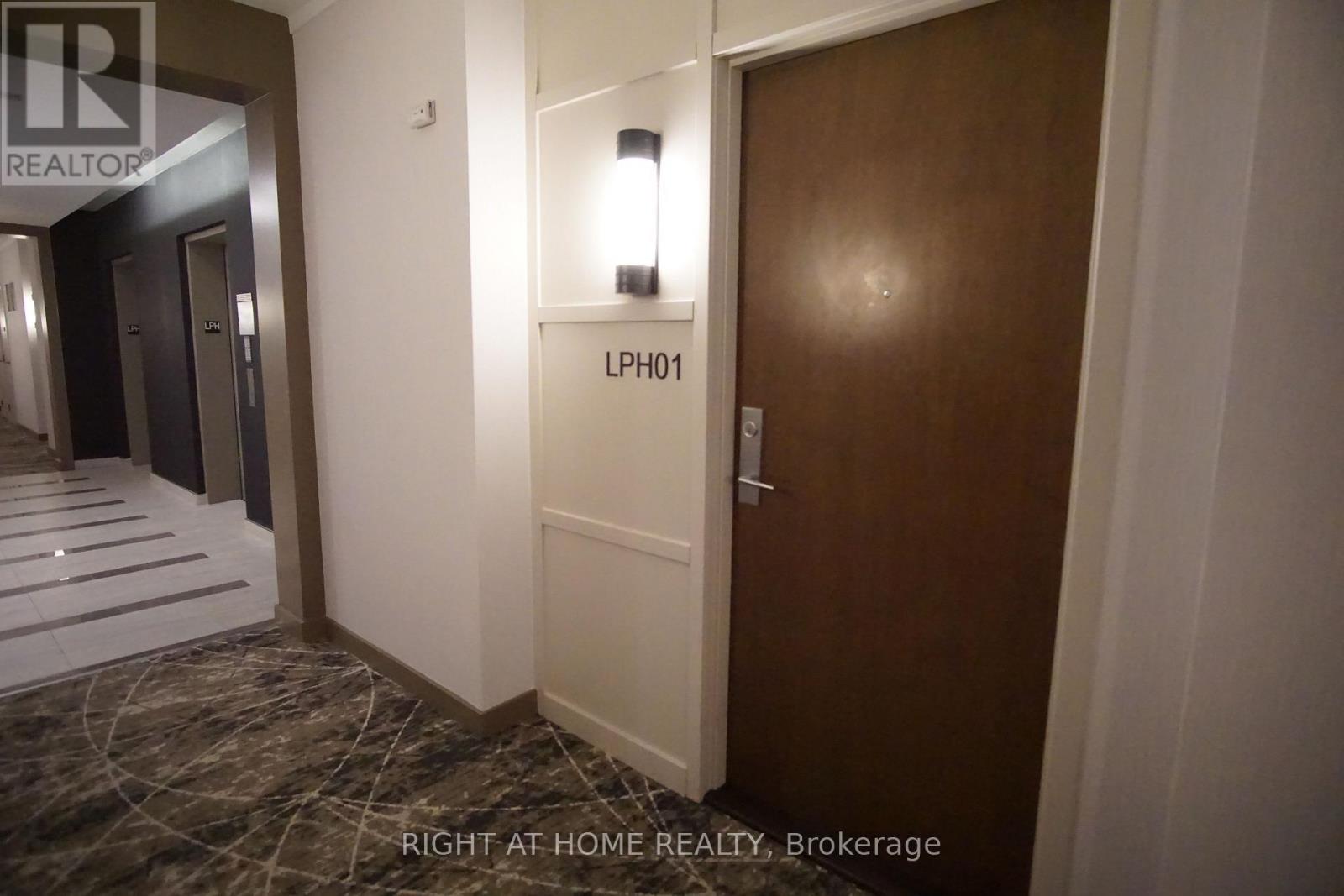 Lph01 - 1055 Southdown Road, Mississauga, Ontario  L5J 0A3 - Photo 3 - W12878902