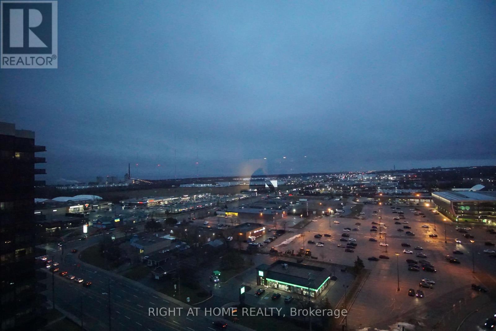 Lph01 - 1055 Southdown Road, Mississauga, Ontario  L5J 0A3 - Photo 4 - W12878902