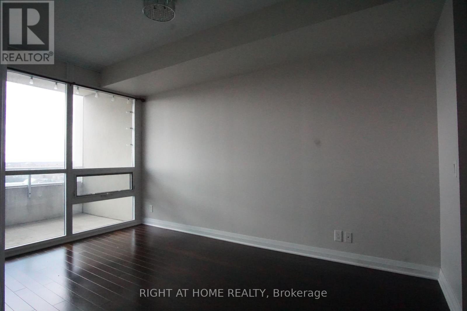 Lph01 - 1055 Southdown Road, Mississauga, Ontario  L5J 0A3 - Photo 9 - W12878902