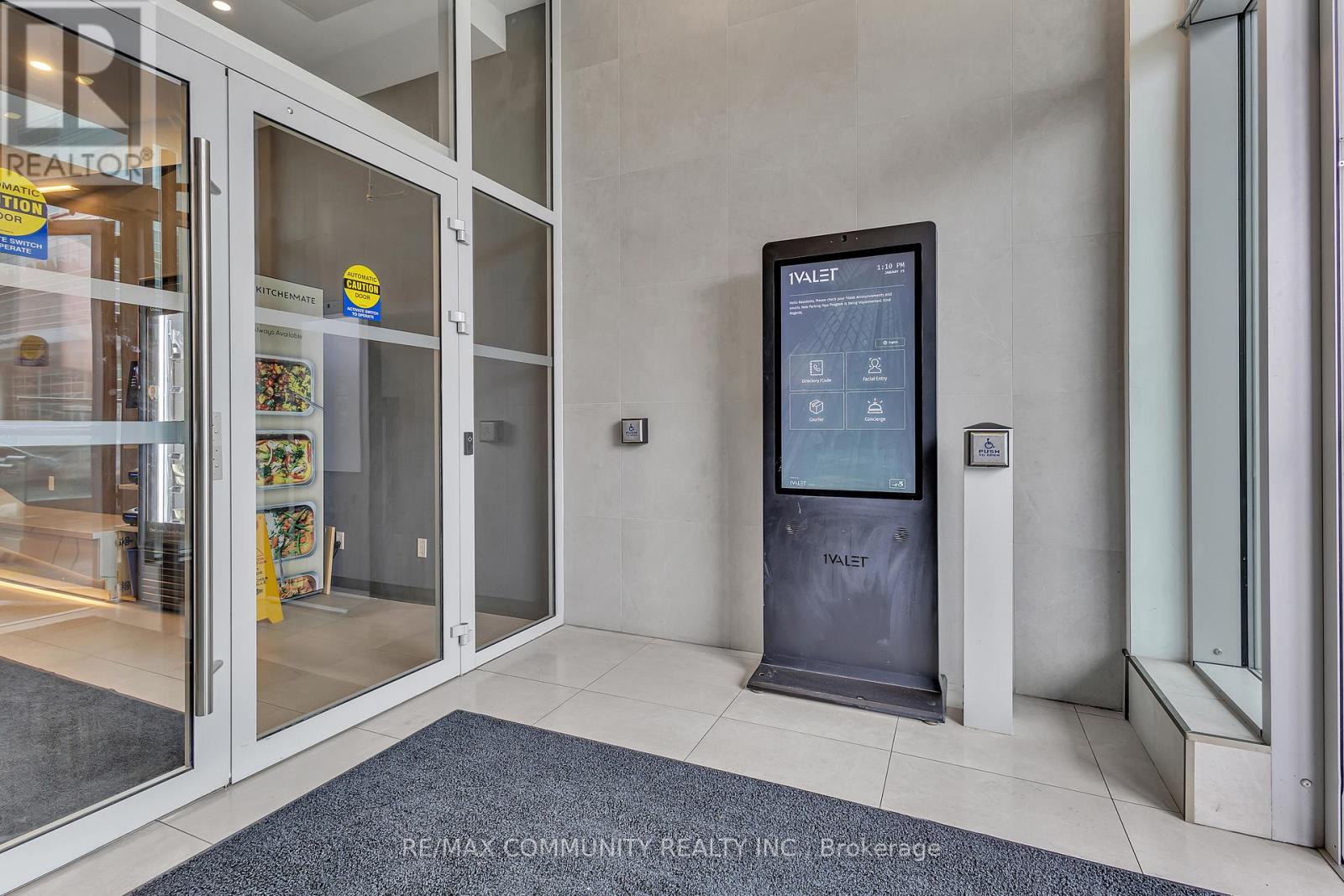 60 Frederick Street, Kitchener, Ontario  N2H 0C7 - Photo 3 - X12878908