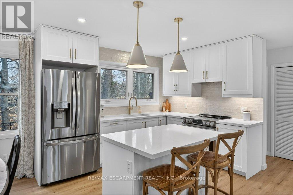 31 Dunning Court, Hamilton, Ontario  L9H 4K8 - Photo 11 - X12878916