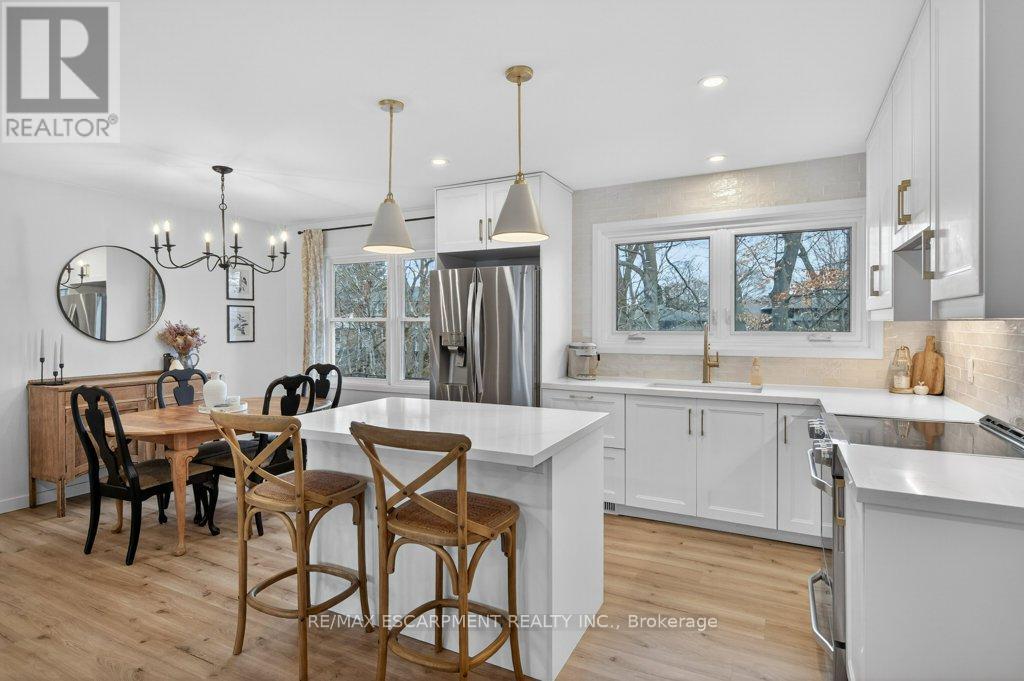 31 Dunning Court, Hamilton, Ontario  L9H 4K8 - Photo 12 - X12878916