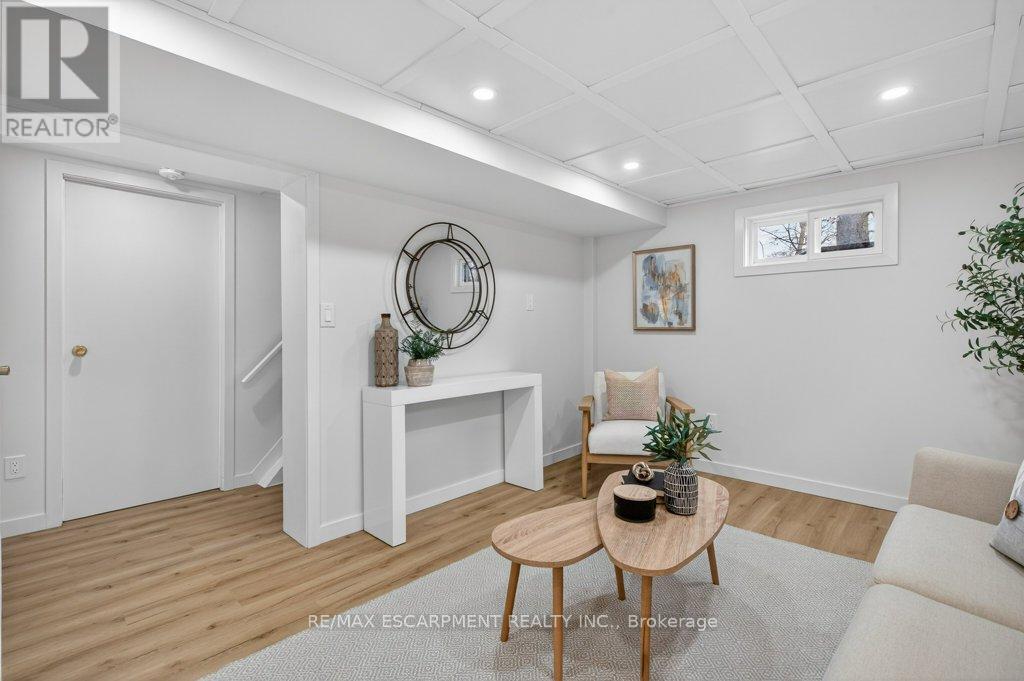 31 Dunning Court, Hamilton, Ontario  L9H 4K8 - Photo 28 - X12878916