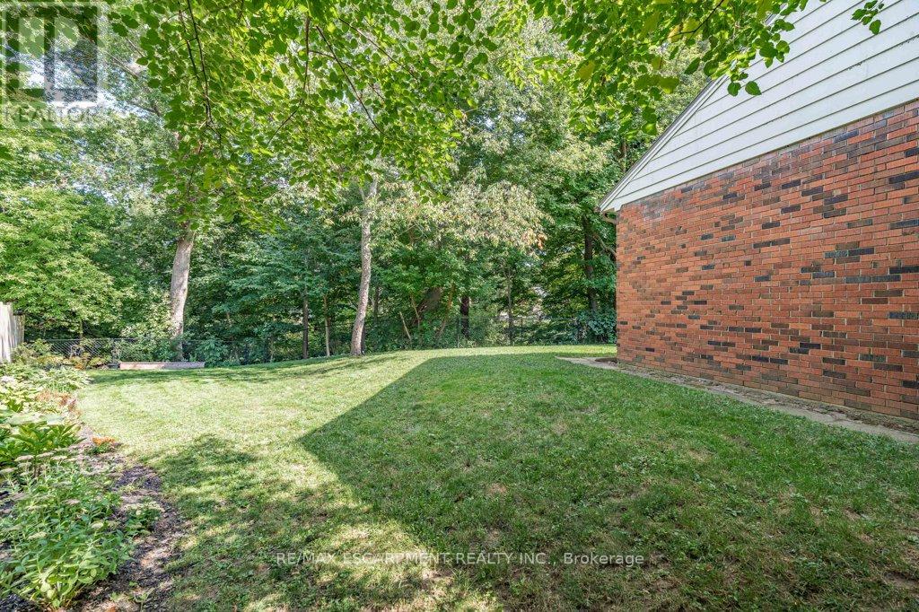 31 Dunning Court, Hamilton, Ontario  L9H 4K8 - Photo 41 - X12878916