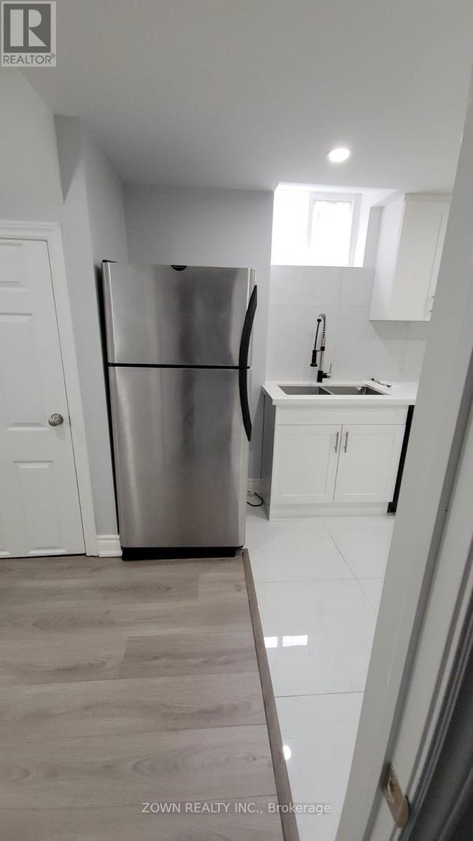 1668 Portland Court, Pickering, Ontario  L1V 5L4 - Photo 10 - E12878928