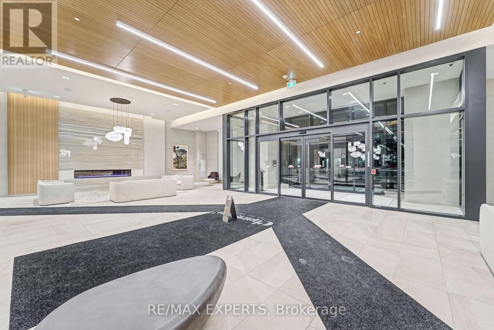 421 - 8960 Jane Street, Vaughan, Ontario  L4K 2M9 - Photo 3 - N12878934