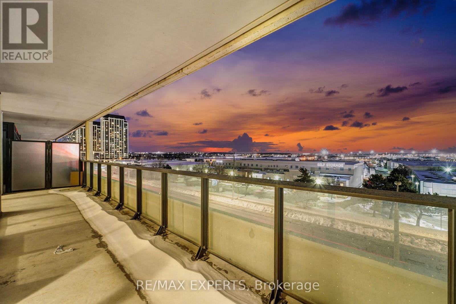 421 - 8960 Jane Street, Vaughan, Ontario  L4K 2M9 - Photo 4 - N12878934