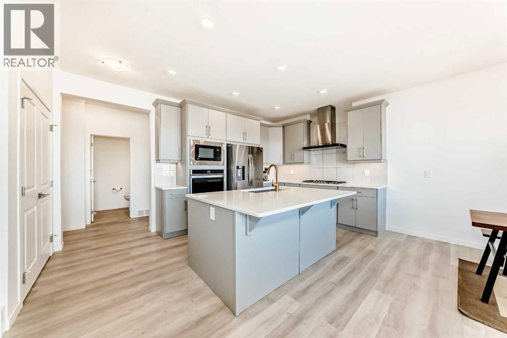 289 Crestmont Drive Sw, Calgary, Alberta  T3B 6G9 - Photo 6 - A2287665