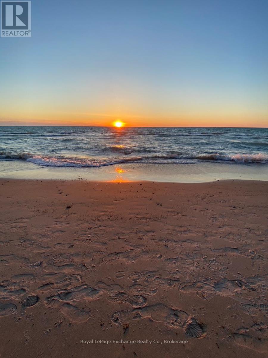 40 VOZKA DRIVE, Huron-Kinloss, Ontario