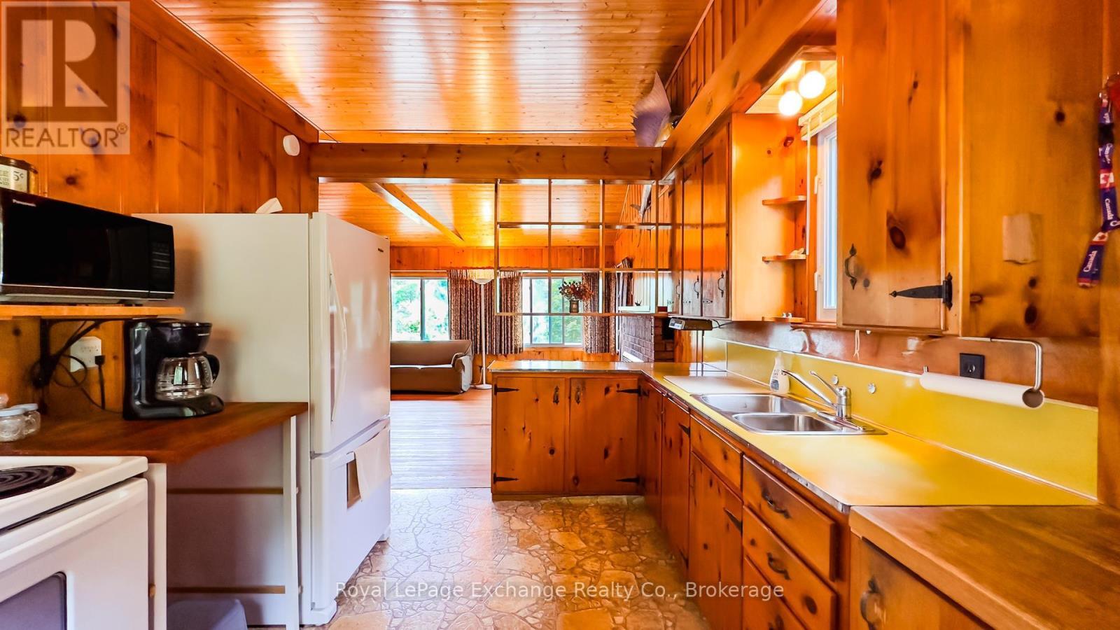 40 Vozka Drive, Huron-Kinloss, Ontario  N2Z 0B3 - Photo 21 - X12878924