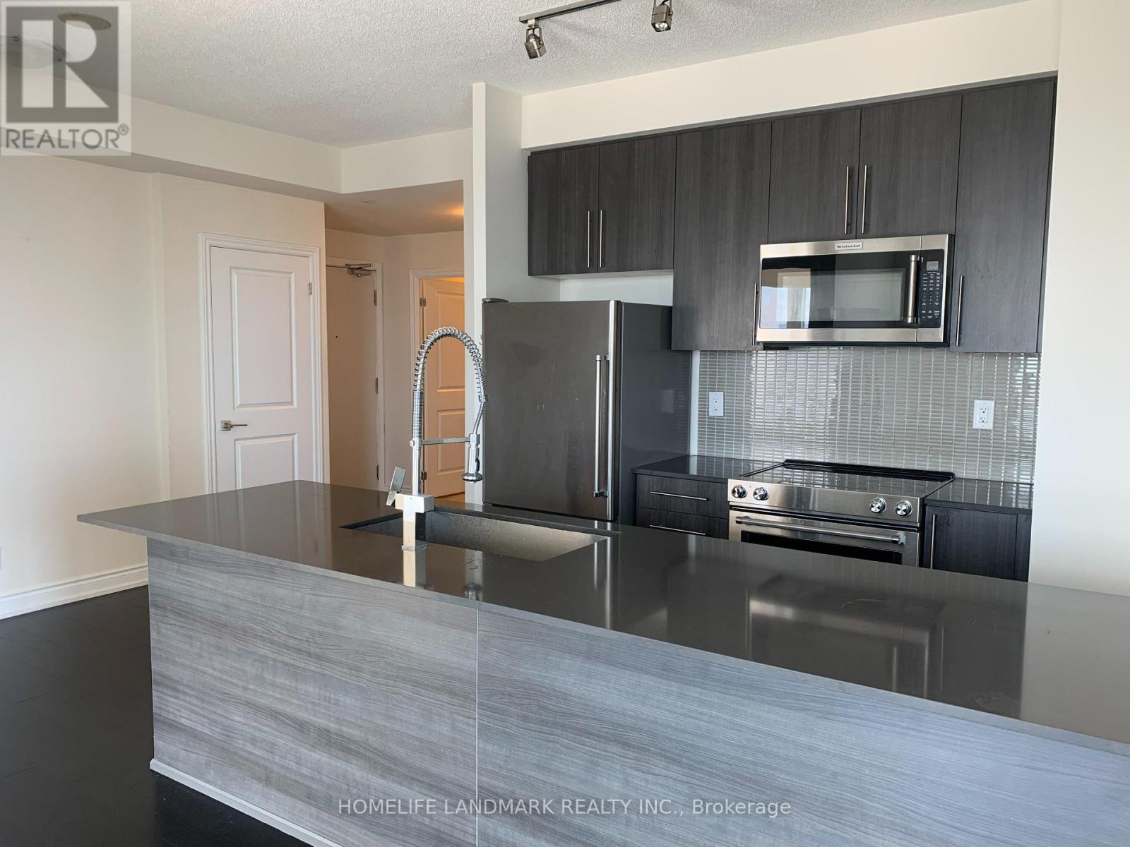 3810 - 4011 Brickstone Mews, Mississauga, Ontario  L5B 0J7 - Photo 6 - W12878944