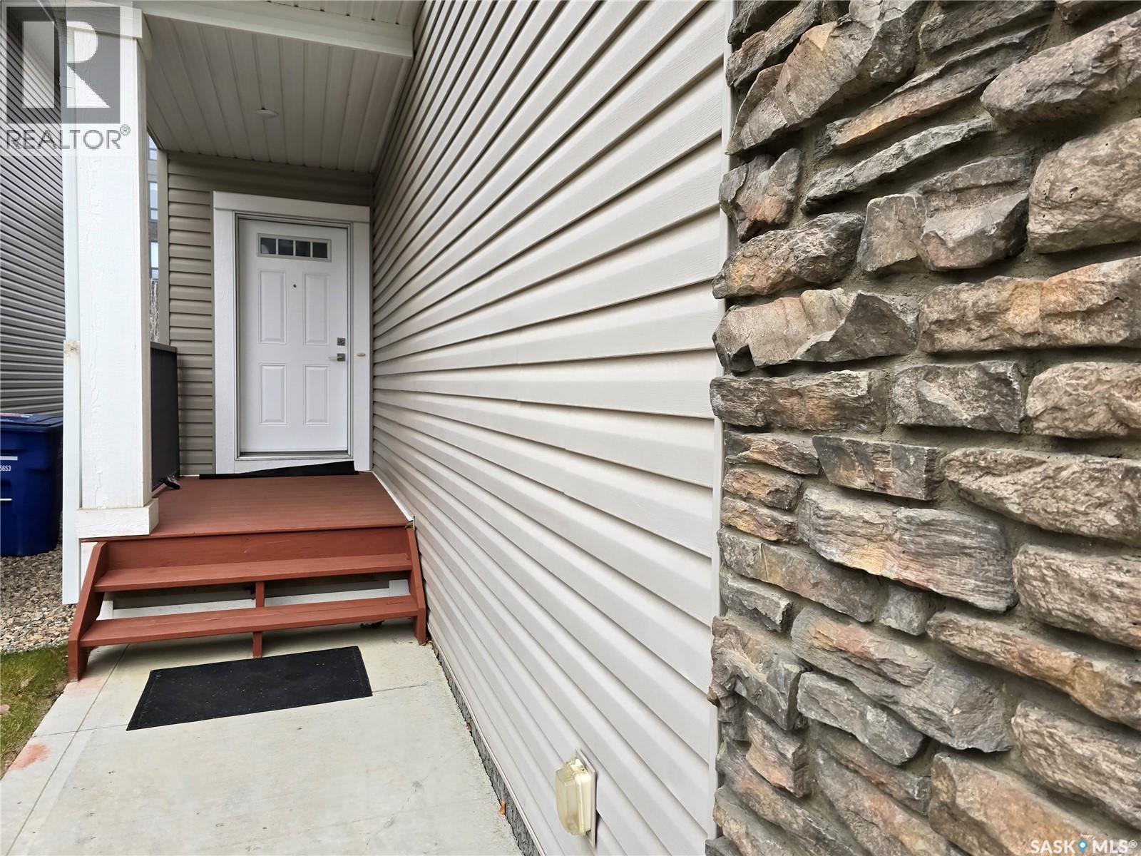 127 315 Dickson Crescent, Saskatoon, Saskatchewan  S7T 0Z1 - Photo 8 - SK027088