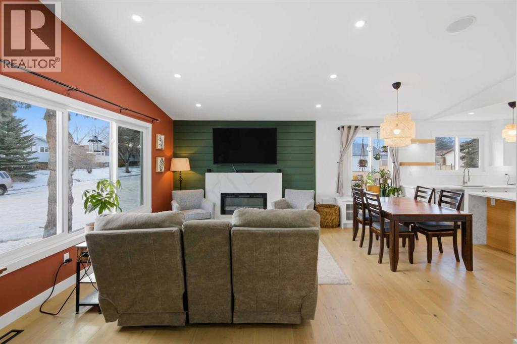 428 Queen Anne Way SE, Calgary, Alberta  T2J 4R9 - Photo 8 - A2291229