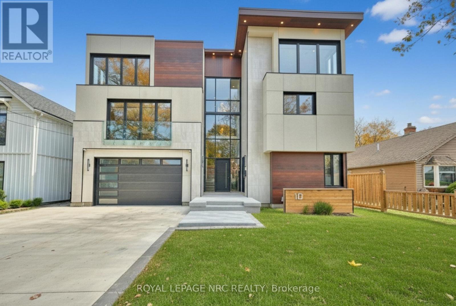 10 PAWLING STREET, St. Catharines, Ontario