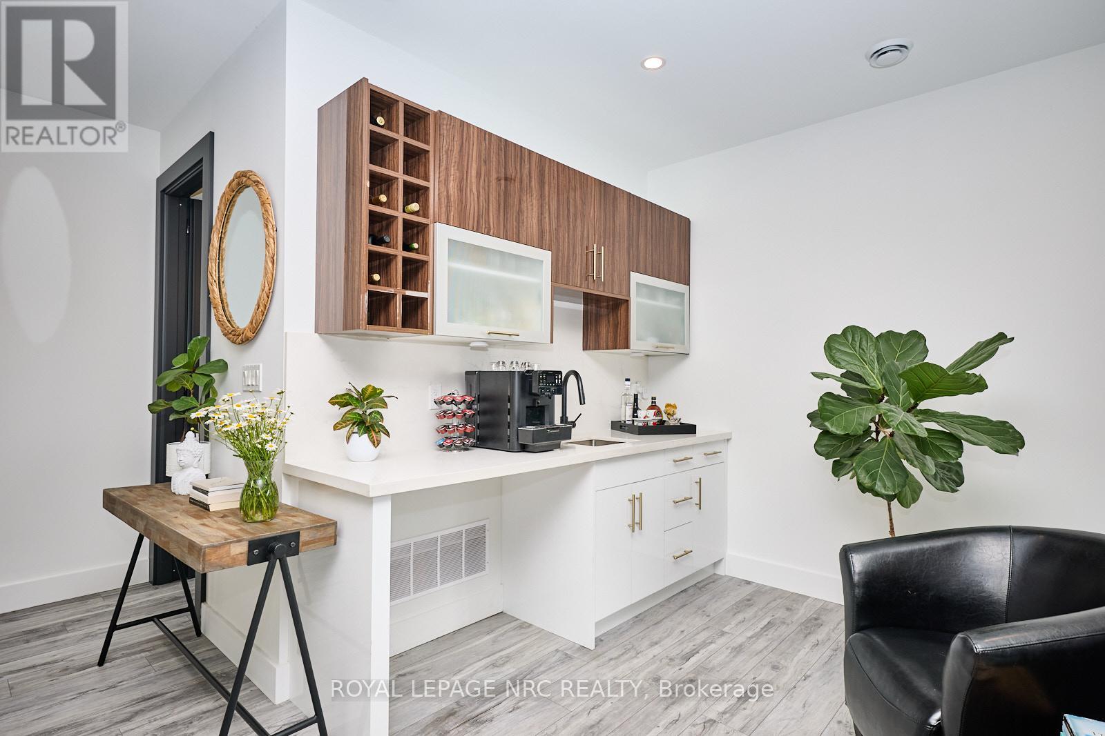 10 Pawling Street, St. Catharines, Ontario  L2N 5M2 - Photo 17 - X12586062