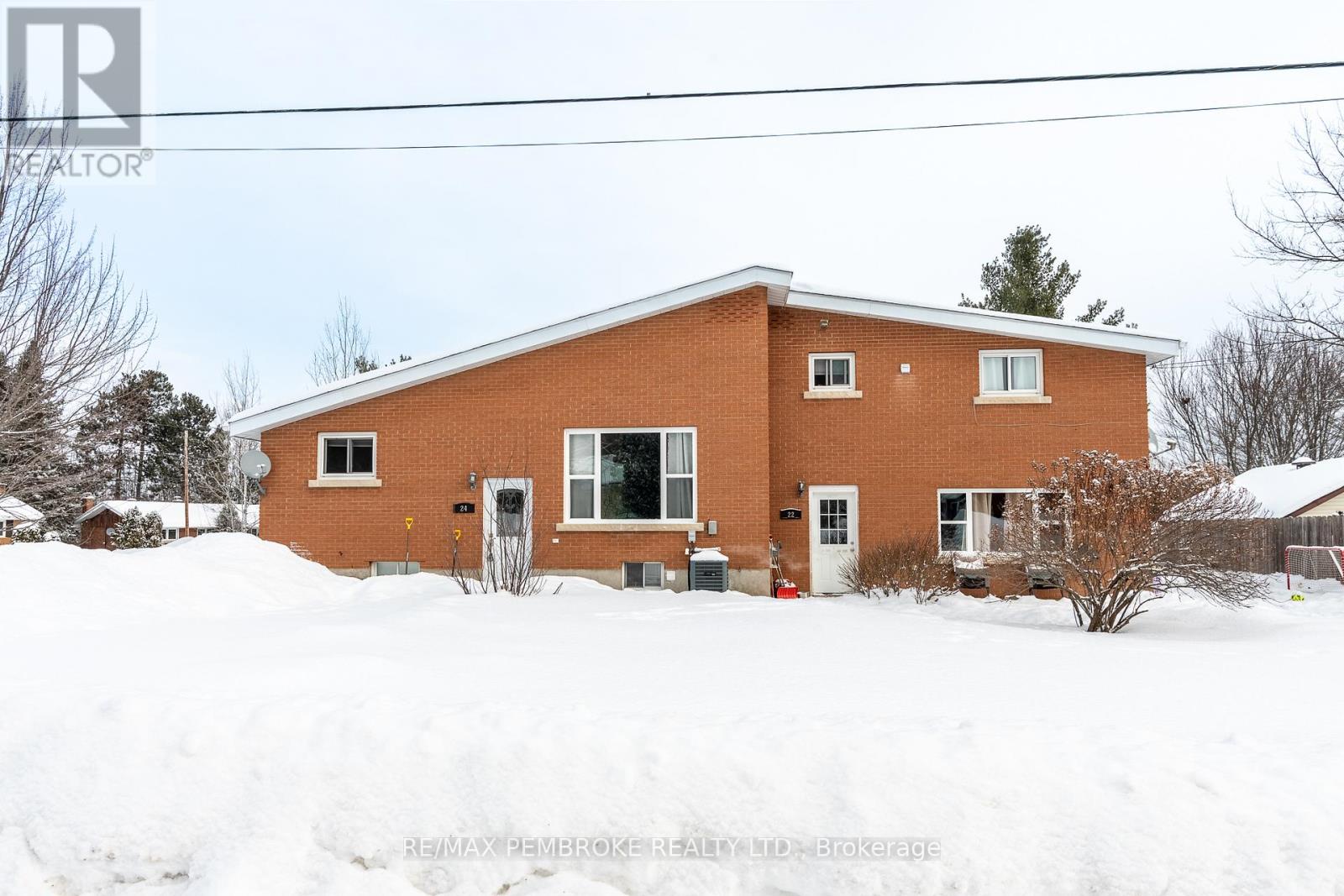 22&24 HOFFMAN STREET, Petawawa, Ontario