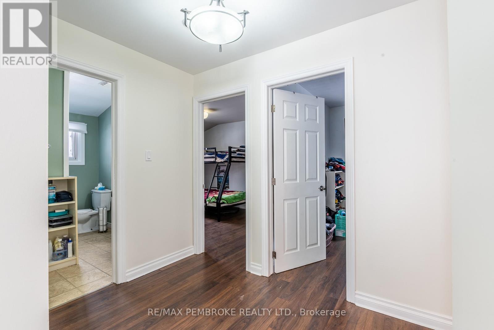 22&24 Hoffman Street, Petawawa, Ontario  K8A 2J5 - Photo 12 - X12878968