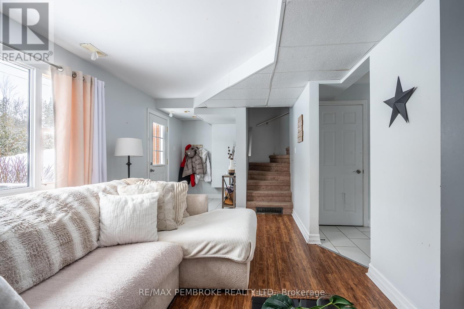 22&24 Hoffman Street, Petawawa, Ontario  K8A 2J5 - Photo 34 - X12878968