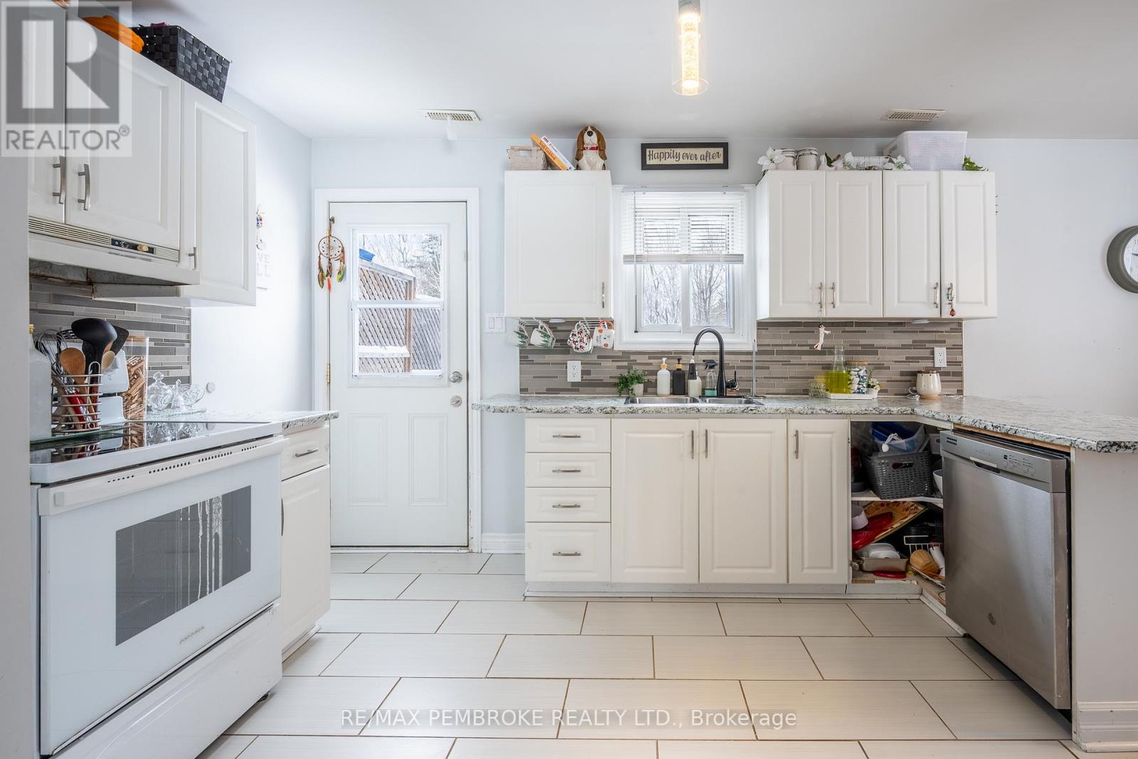 22&24 Hoffman Street, Petawawa, Ontario  K8A 2J5 - Photo 37 - X12878968