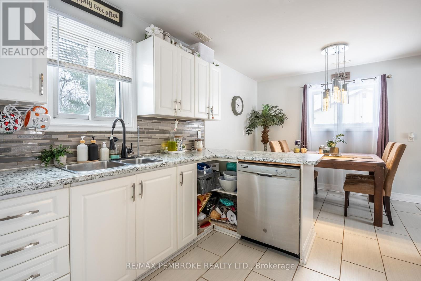 22&24 Hoffman Street, Petawawa, Ontario  K8A 2J5 - Photo 38 - X12878968