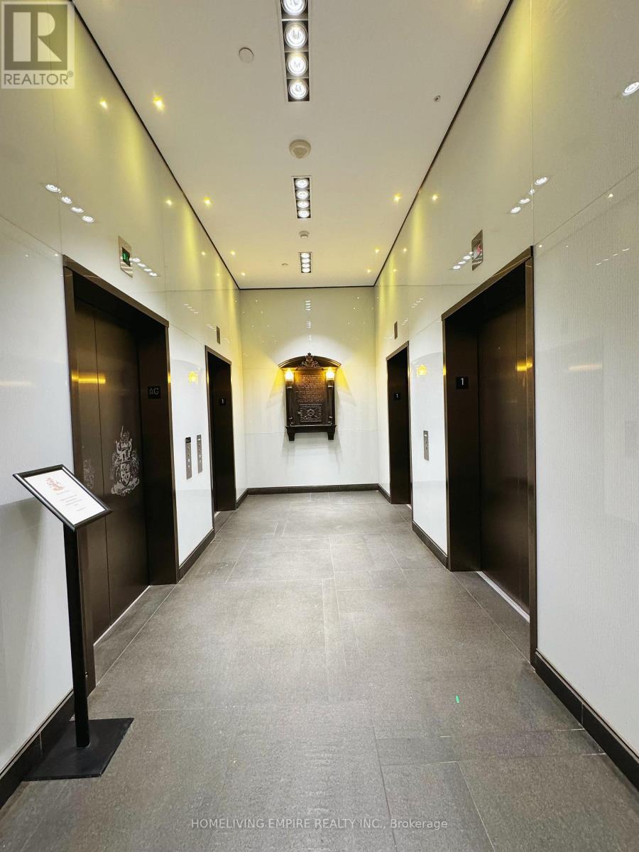 2703 - 426 University Avenue, Toronto, Ontario  M5G 1S9 - Photo 3 - C12878998