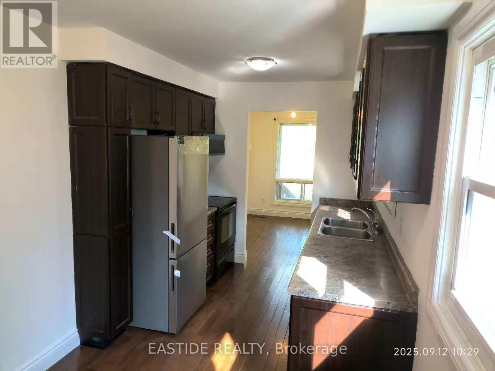 1540 Norwill Crescent, Oshawa, Ontario  L1G 7T9 - Photo 11 - E12878980