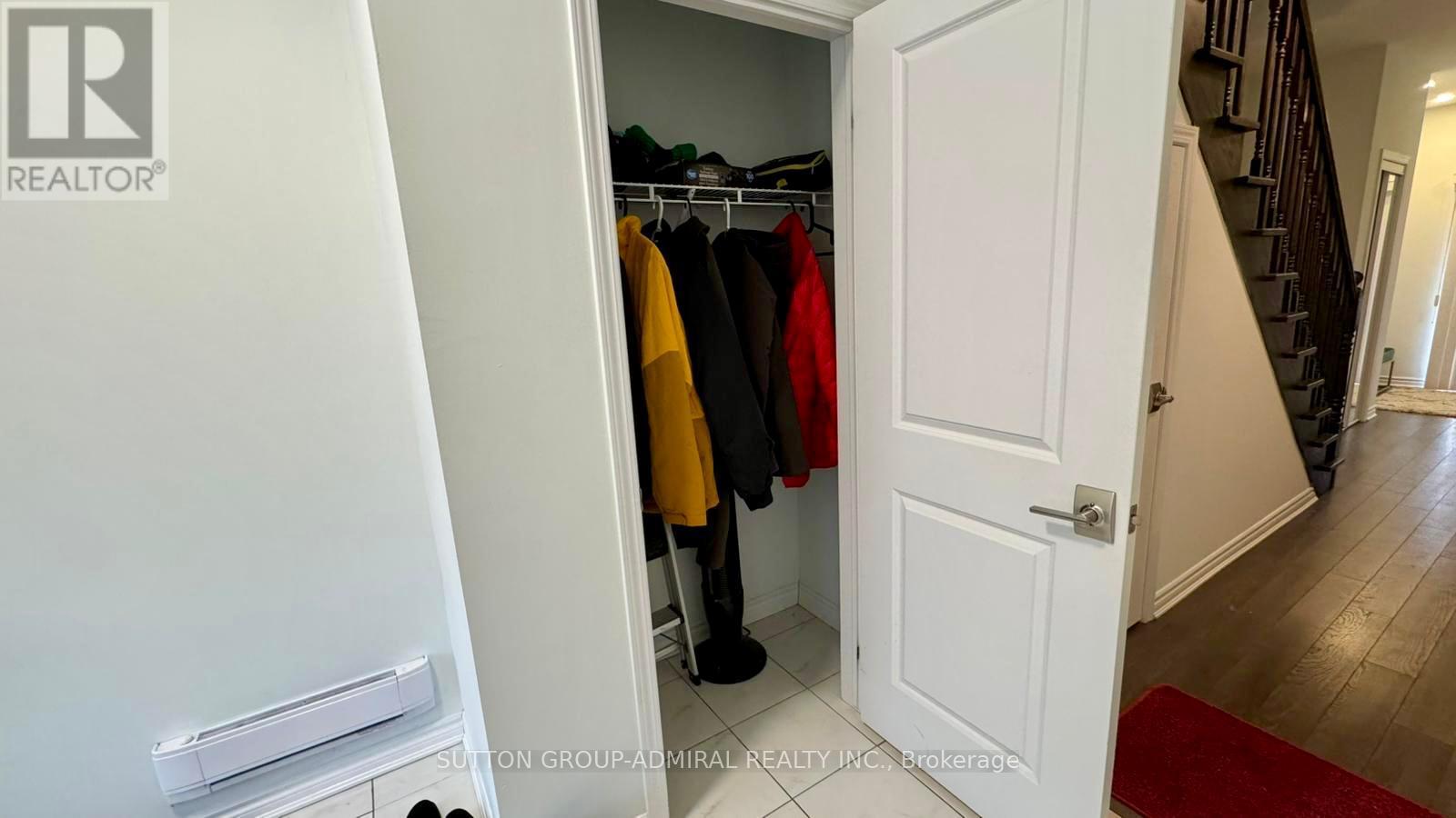 54 Heron Park Pl, Toronto, Ontario  M1E 0B8 - Photo 4 - E12878996